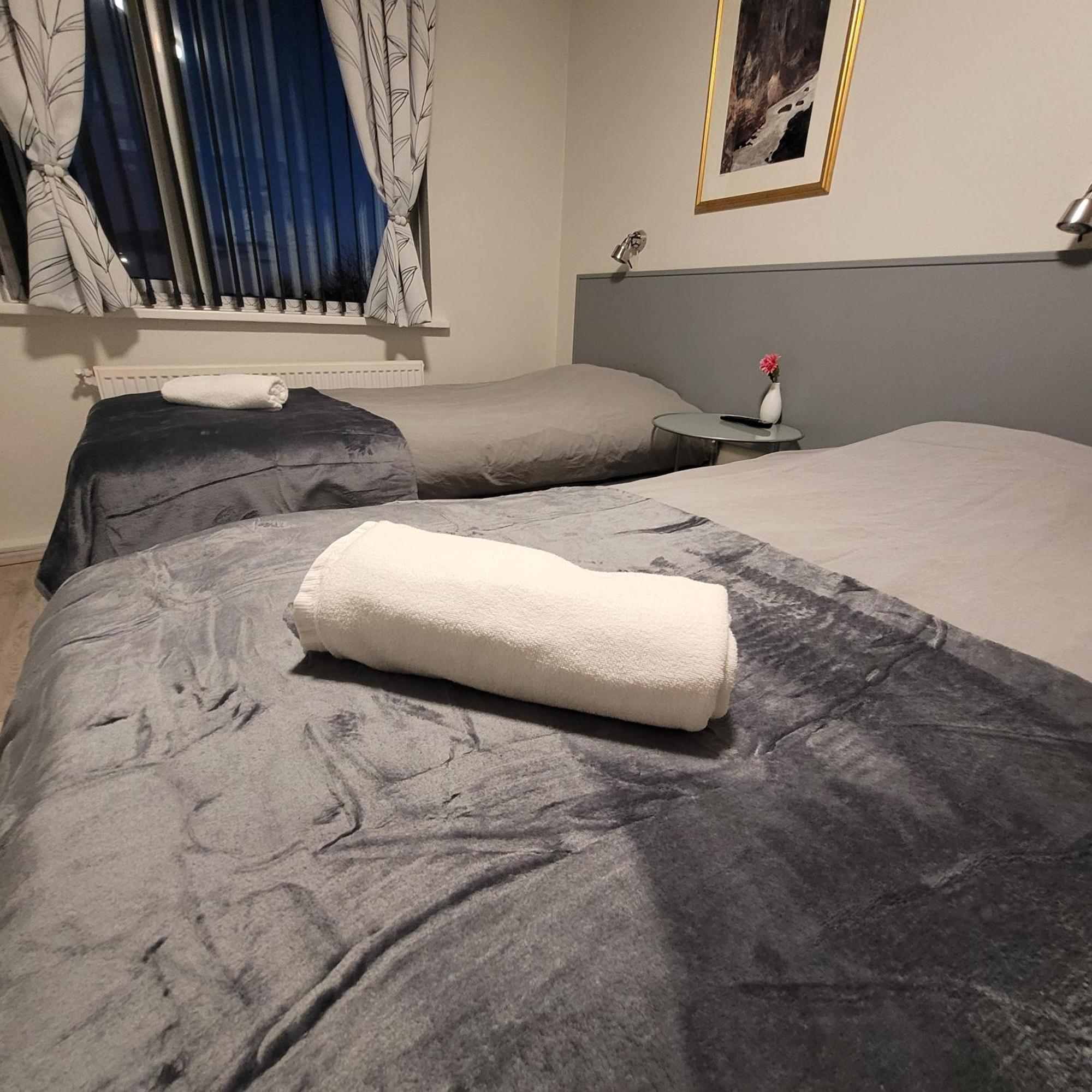 B&B Guesthouse - Bed And Breakfast Keflavik Centre Ngoại thất bức ảnh