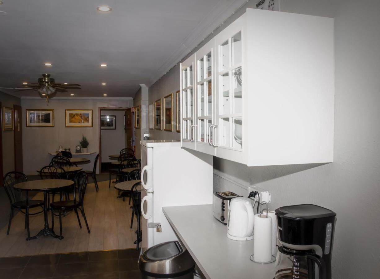 B&B Guesthouse - Bed And Breakfast Keflavik Centre Ngoại thất bức ảnh